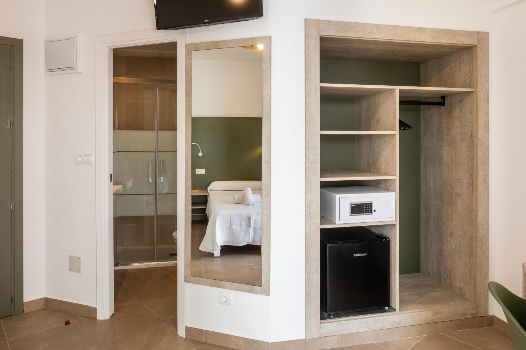 Hostal Alicante San Antonio  Bagian luar foto