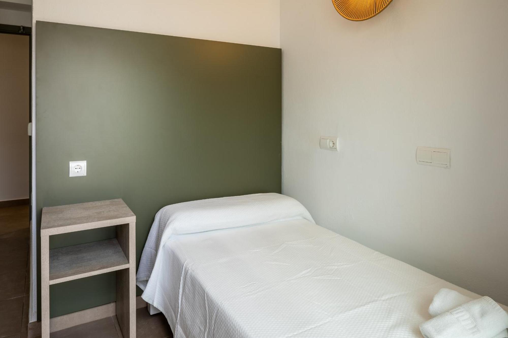 Hostal Alicante San Antonio  Bagian luar foto