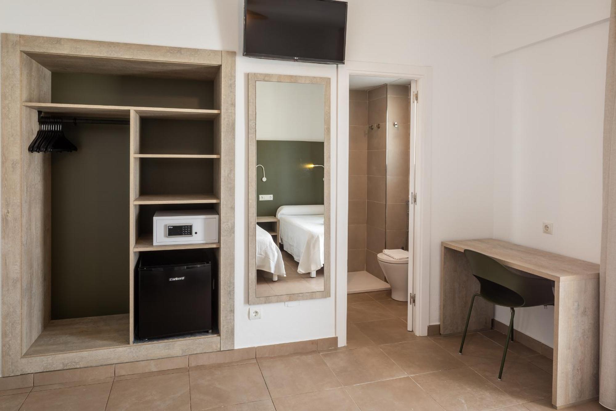 Hostal Alicante San Antonio  Bagian luar foto