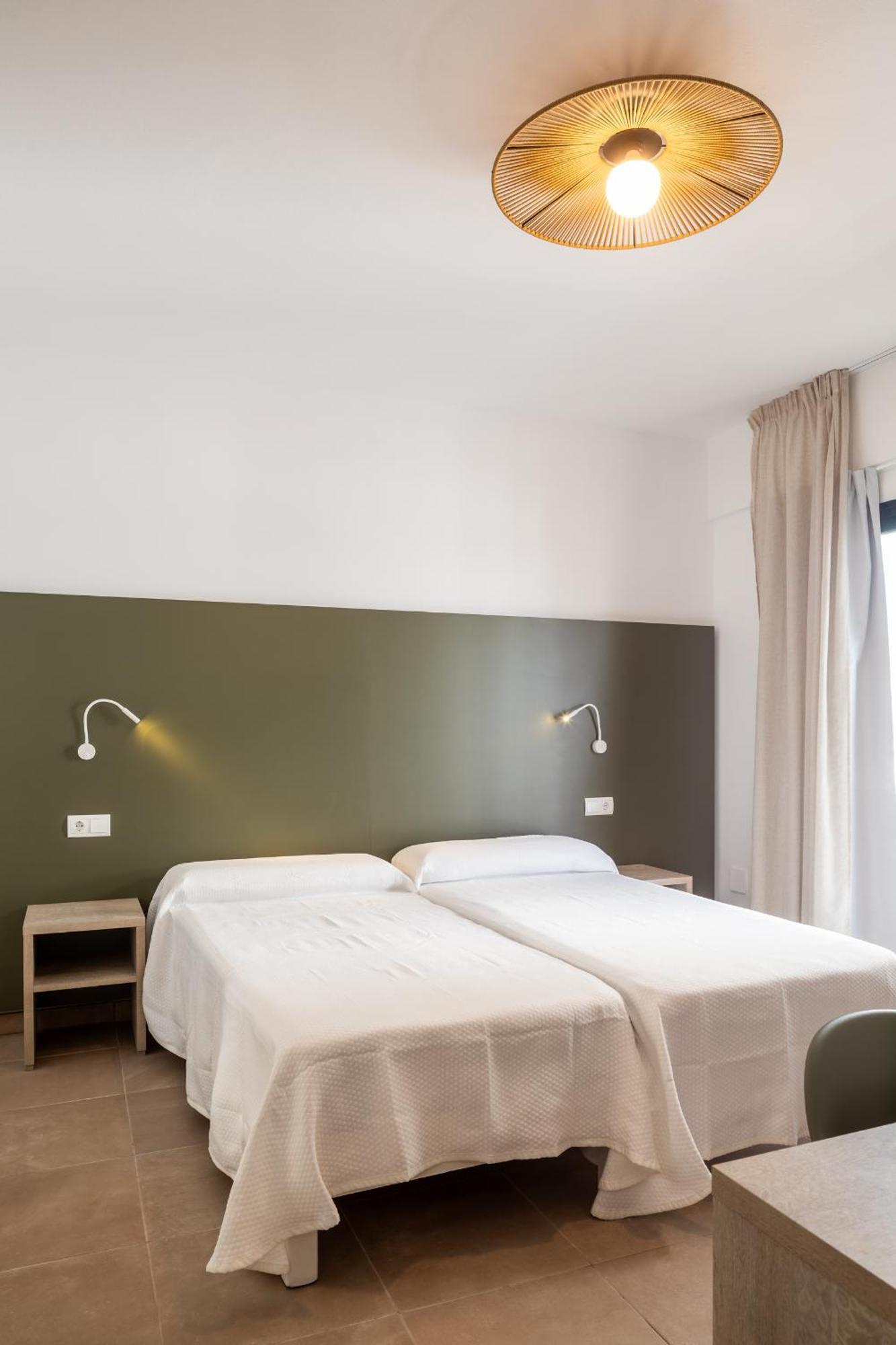 Hostal Alicante San Antonio  Bagian luar foto