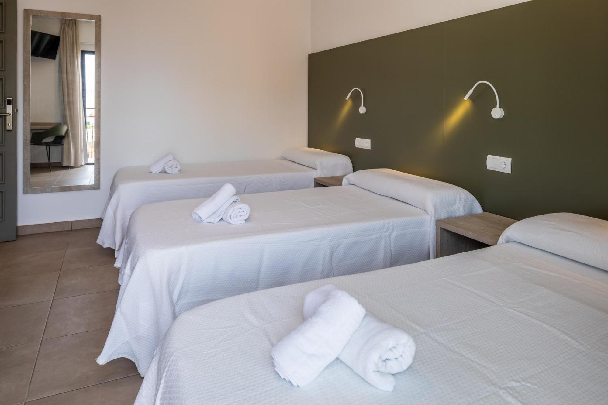 Hostal Alicante San Antonio  Bagian luar foto