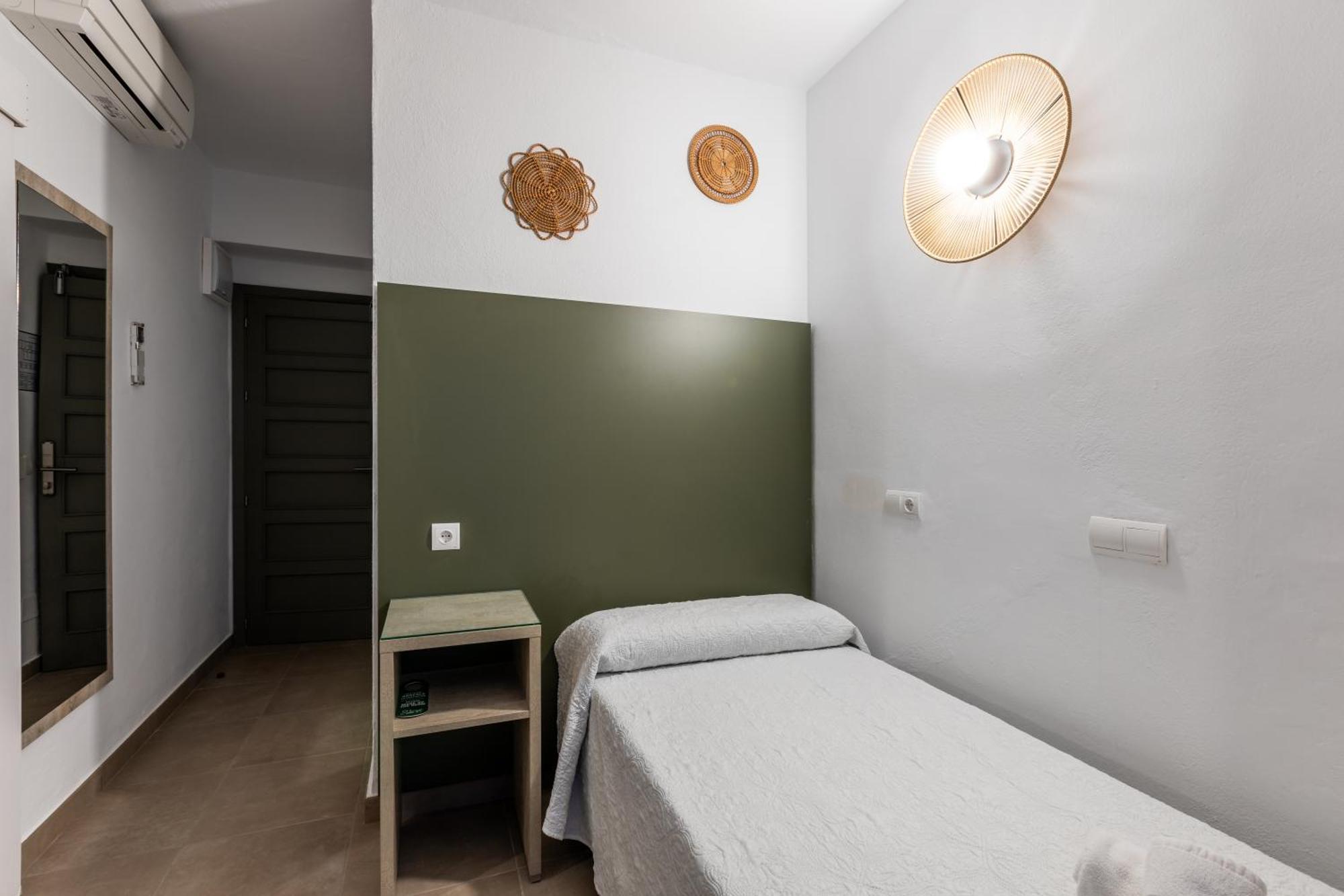 Hostal Alicante San Antonio  Bagian luar foto