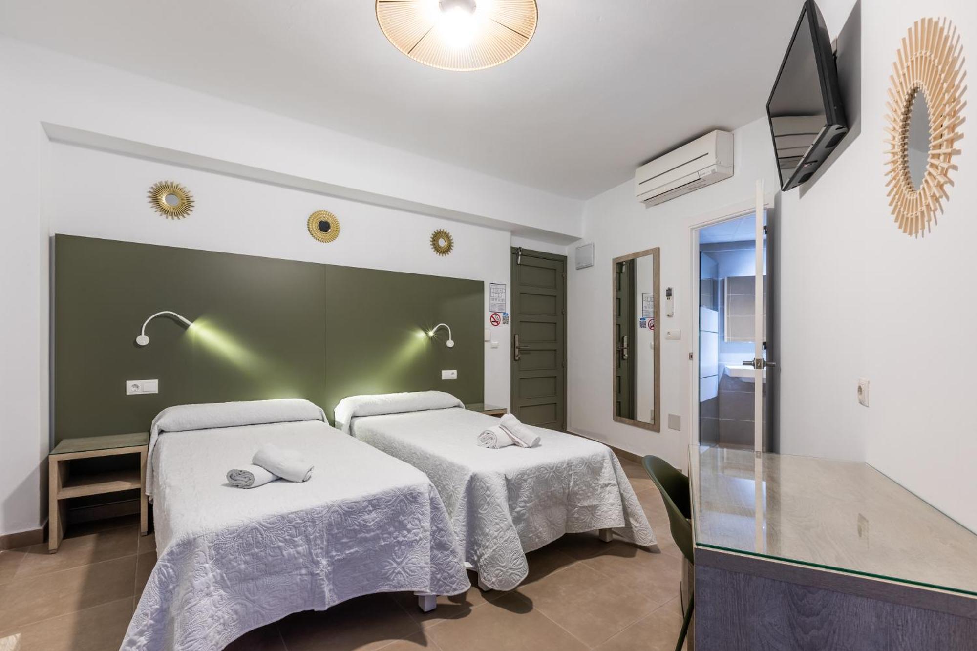 Hostal Alicante San Antonio  Bagian luar foto